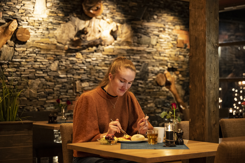 Dinner at Flåmstova Restaurant