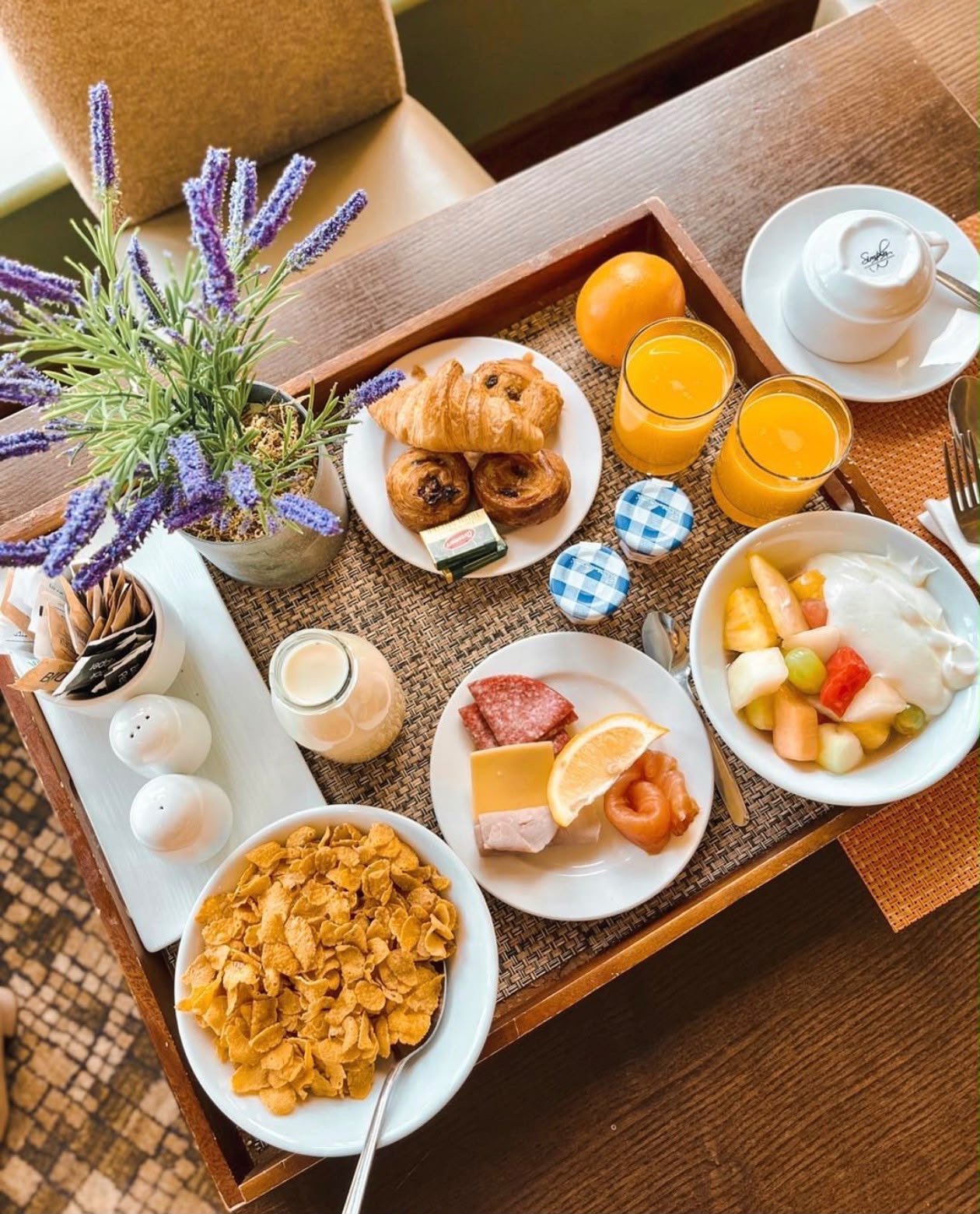 Breakfast 